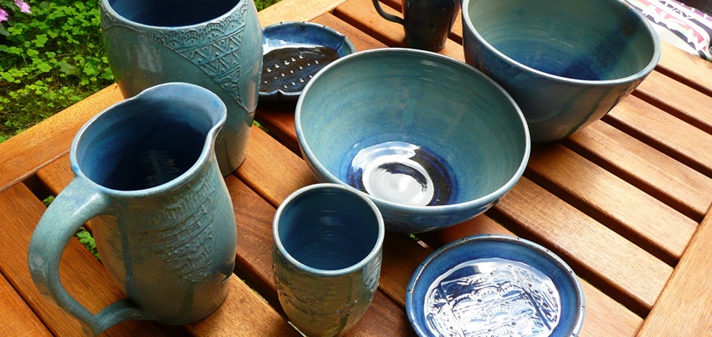 pots_on_table