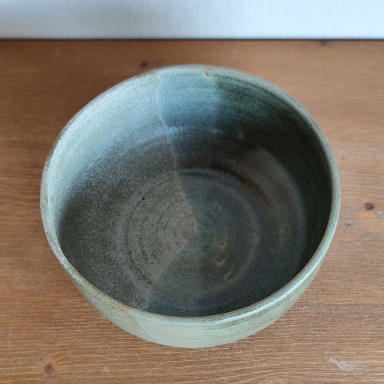 tazza-matcha-in-gres-fatta-al-tornio-verde-cenere