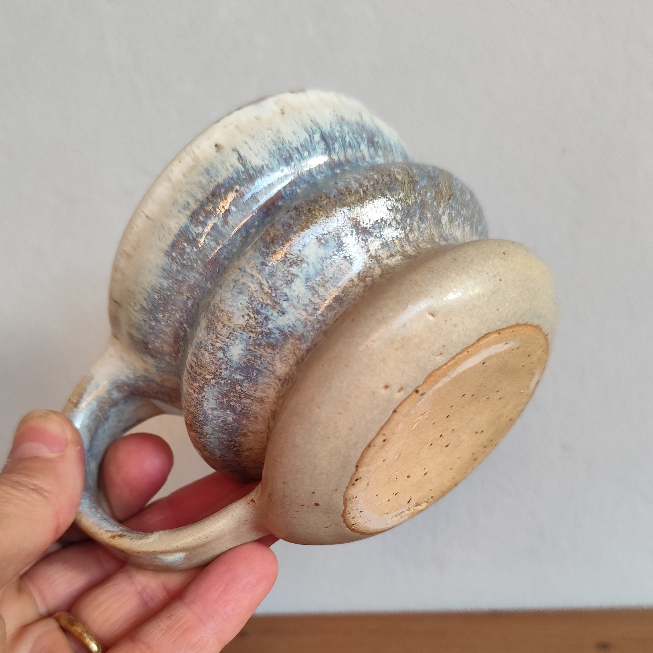 Tazza mug in gres sabbia realizzata a tornio